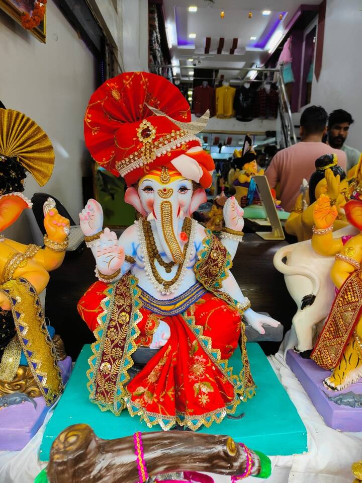 Ganesh Chaturthi 2022 :आज राज्यभर आणि देशभर गणेशोत्सवाची धामधूम सुरू असून गणरायाचं स्वागत मोठ्या उत्साहात करण्यात येत आहे.