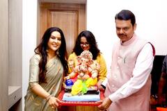 Ganeshotsav Celebration : उपमुख्यमंत्री देवेंद्र फडणवीस आणि केंद्रीय मंत्री नितीन गडकरींच्या घरी बाप्पाचे आगमन
