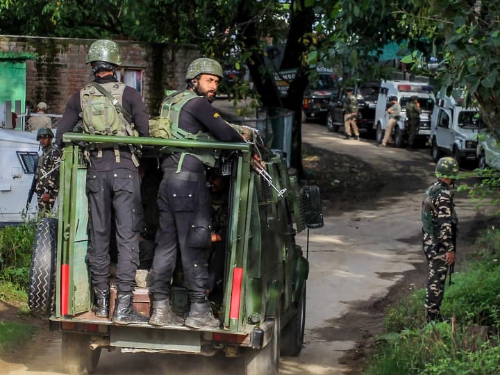 Sopore Encounter: जम्मू कश्मीर के सोपोर में सुरक्षाबलों को बड़ी कामयाबी, सोपोर में 2 आतंकी ढेर