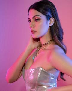 चाशनी में डूबी नजर आईं 'जलेबी' एक्ट्रेस Rhea Chakraborty, लेटेस्ट फोटोशूट में दिखा ऐसा ग्लैमरस अंदाज