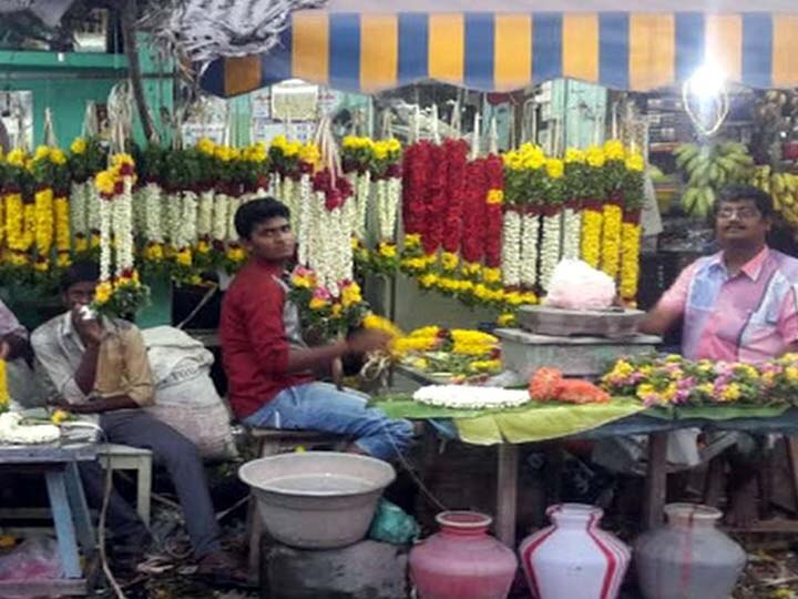 விநாயகர் சதுர்த்தியையொட்டி தேனி , திண்டுக்கல்லில் பூக்கள் விற்பனை அதிகரிப்பு..!