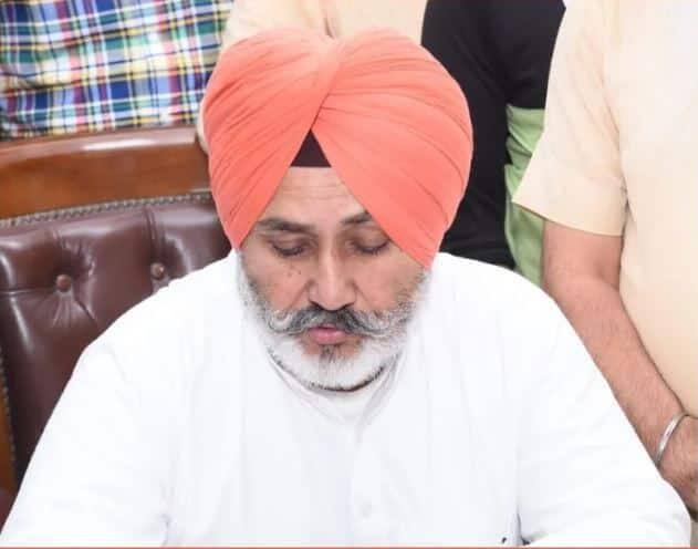 Health Minister Chetan Singh Jorhamajra held a high-level meeting with the officials of the health department ਜੌੜਾਮਾਜਰਾ ਨੇ ਸਿਹਤ ਵਿਭਾਗ ਦੇ ਅਧਿਕਾਰੀਆਂ ਨਾਲ ਕੀਤੀ ਉੱਚ ਪੱਧਰੀ ਮੀਟਿੰਗ, ਲੋਕਾਂ ਦੀ ਸਿਹਤ ਨਾਲ ਕਿਸੇ ਵੀ ਕਿਸਮ ਦਾ ਖਿਲਵਾੜ ਬਰਦਾਸ਼ਤ ਨਹੀਂ ਹੋਏਗਾ