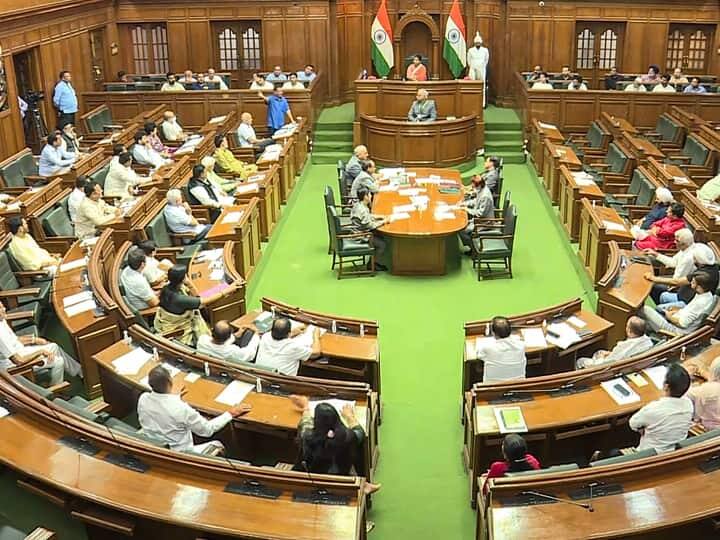 Delhi Assembly adjourned till Thursday due to the uproar read detail Delhi Assembly Special Session: हंगामा है बरपा! दिल्ली विधानसभा की कार्यवाही फिर स्थगित, AAP-BJP आमने-सामने