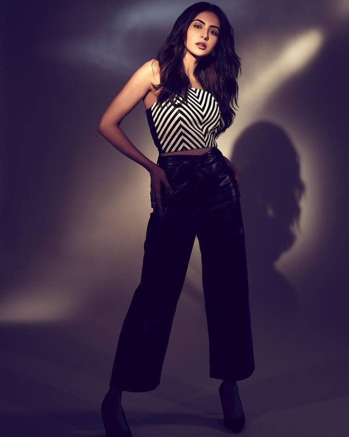 ती कोणत्याही पात्राशी जुळवून घेऊ शकते हे रकुलने सिद्ध केले आहे.(फोटो सौजन्य: rakulpreet/इंस्टाग्राम)