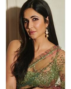 Katrina Kaif Pics: ગ્રીન ટ્રાંસપરન્ટ સાડીમાં ખુબ જ ગ્લેમરસ લાગી રહી છે કેટરીના કૈફ