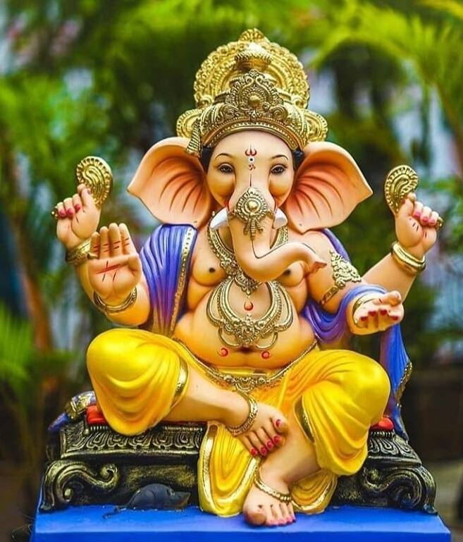એક તરફ જ્યાં ગણેશ ચતુર્થીના દિવસે ઘરમાં ગણેશની સ્થાપના કરવામાં આવે છે ત્યાં અનંત ચતુર્દશીના દિવસે તેમના દેવતા જળાશય, નદી કે સમુદ્રમાં વિસર્જન કરવામાં આવે છે. જાણો શા માટે આવું કરવામાં આવે છે.