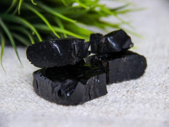Shilajittu is a black mineral found in the Himalayas, if you eat it, men's problems will go away Shilajit: హిమాలయాల్లో దొరికే నల్లటి ఖనిజం శిలాజిత్తు, దీన్ని తింటే మగవారి సమస్యలు దూరం