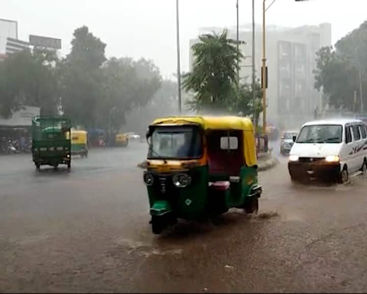 Heavy rain in Thane, Navi Mumbai area along with Mumbai Mumbai Rain : मुंबईसह ठाणे, नवी मुंबई परिसरात पावसाची जोरदार हजेरी 