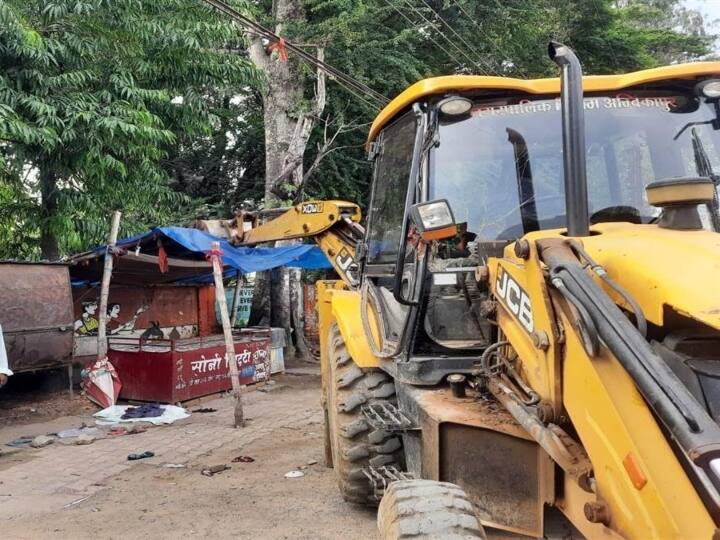 Ambikapur Municipal Corporation strictly removed handcarts and dumps in Chhattisgarh ANN Ambikapur News: नगर निगम ने सख्ती दिखाते हुए हटाए 50 से ज्यादा ठेले और गुमटी, लंबे समय से चौपट थी यातायात