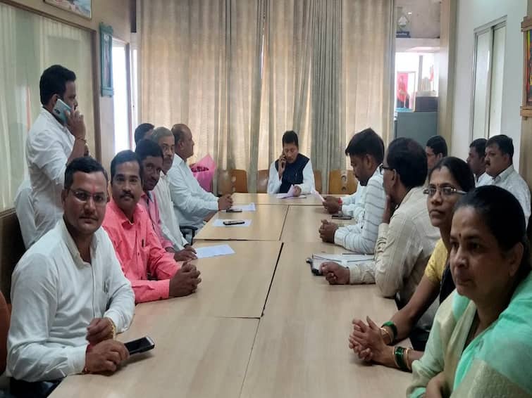 Ratnagiri ABP Majha Impact Rajapur ST duty of teachers is cancelled ABP Majha Impact : चाकरमान्यांचे स्वागत, चहापान आणि वाहतूक व्यवस्थेसाठी लावण्यात आलेली शिक्षकांची ड्युटी रद्द
