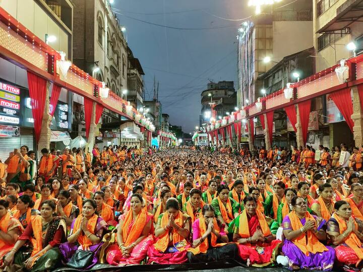 क्रांतिवीरांचे बोर्ड बनवून त्यांना आदरांजली वाहण्यात आली.