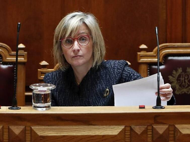 Portugal health minister steps down after pregnant Indian tourist dies கர்ப்பிணியாக இருந்த இந்திய சுற்றுலாப்பயணி உயிரிழப்பு: பதவி விலகிய போர்ச்சுக்கல் சுகாதாரத்துறை அமைச்சர் !