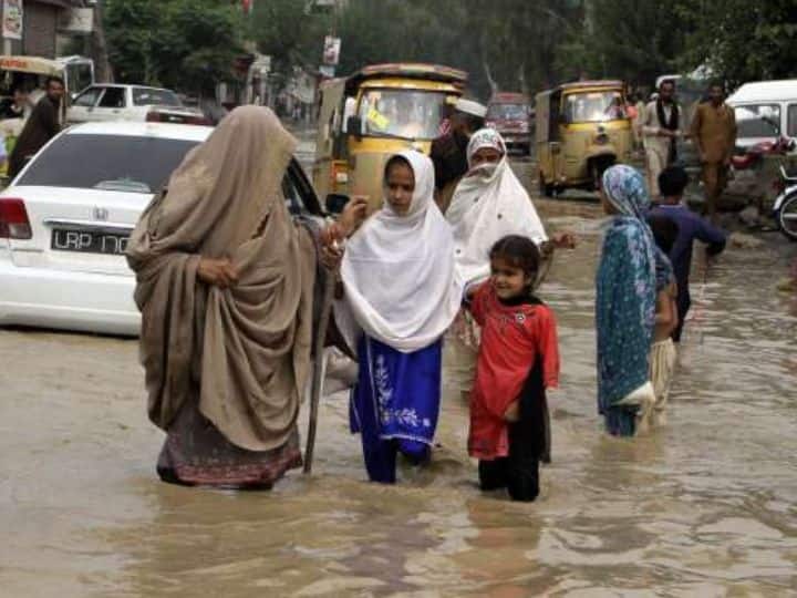 Floods in Pakistan : पाकिस्तान में गर्भवती महिलाओं पर मंडरा रहा खतरा, बाढ़ के कारण लाखों घर और अस्पताल हुए तबाह