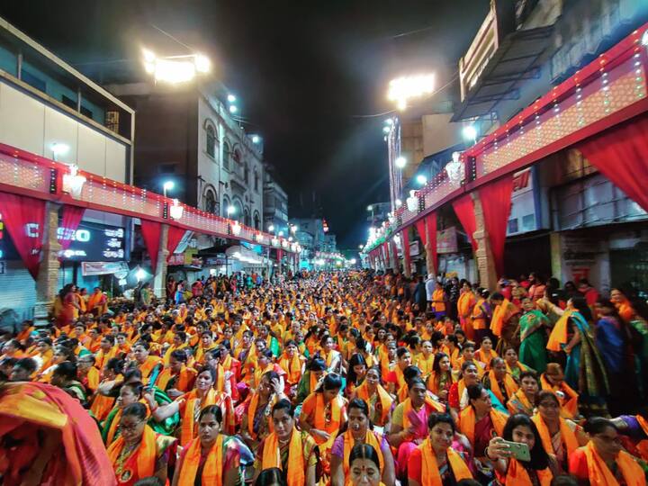 कोरोनाचे दोन वर्ष ऑनलाईन पध्दतीने झाले. यंदा प्रत्यक्ष पठण करण्यात आले.