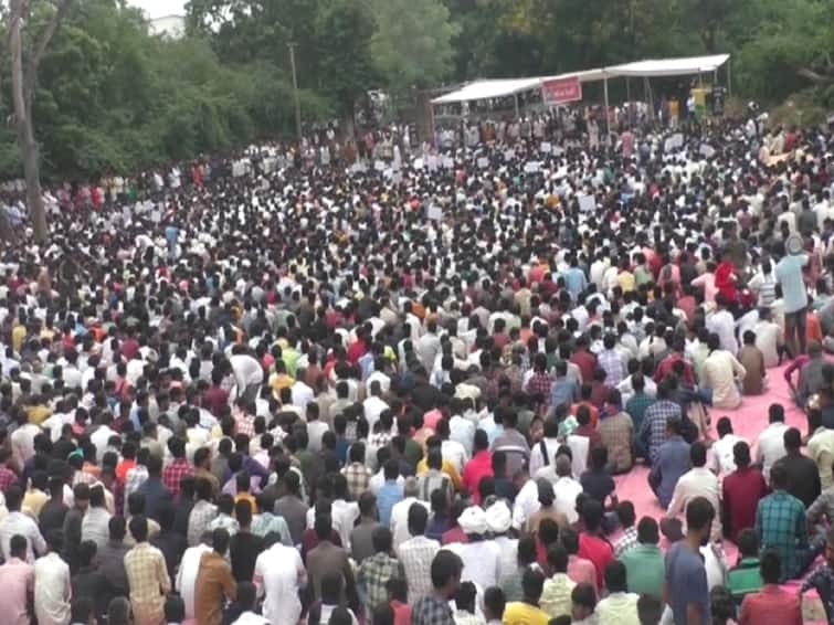 Kutch News Rabari community held a silent rally regarding the murder of a youth of Rabari community in Madhapar, Bhuj. KUTCH : માધાપરમાં રબારી યુવકની હત્યાના ઘેરા પ્રત્યાઘાત, રબારી સમાજે મૌન રેલી કાઢી