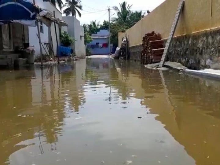 காவிரி ஆற்றில் வெள்ளப்பெருக்கு - தவிட்டு பாளையத்தில் 62 வீடுகளுக்குள் தண்ணீர் புகுந்தது