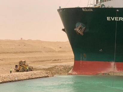Ship refloated after running aground in Egypts Suez Canal -sources Suez Canal: சூயஸ் கால்வாயில் தரைதட்டிய கப்பல்.. கடலில் ஏற்பட்ட ட்ராஃபிக்! அஃபினிட்டி வி சம்பவம்!