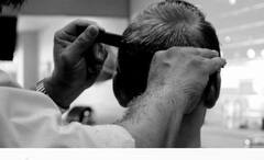 Grey Hair Secrets: পাকা চুল দেখামাত্র তুলে ফেলেন! হতে পারে মারাত্মক বিপদ