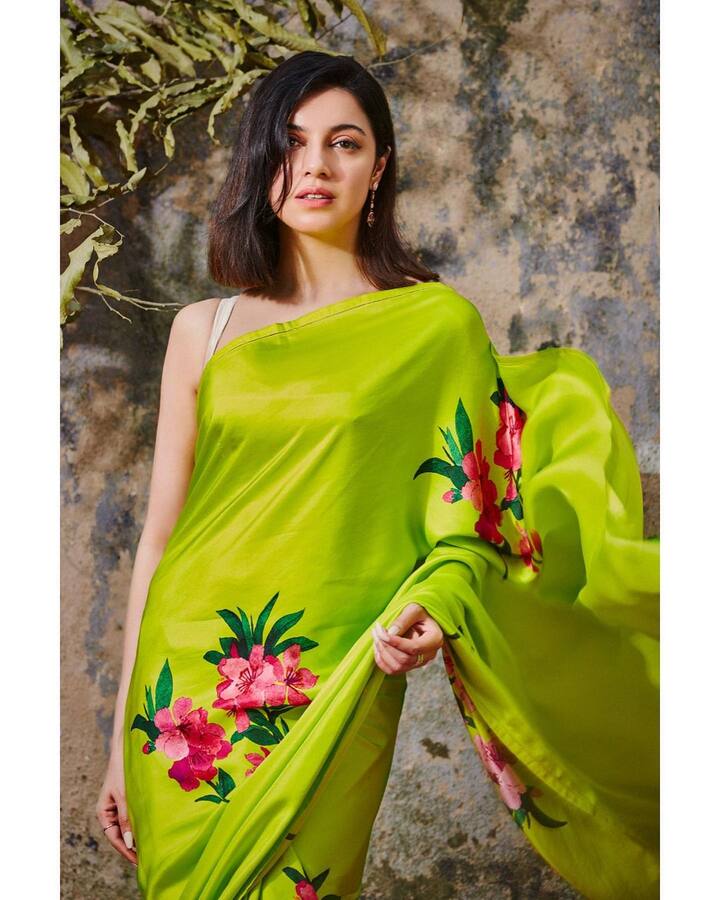 वयाची 30 वर्षे ओलांडूनही या मुलीचे सौंदर्य एक टक्काही कमी झालेले नाही.(फोटो सौजन्य :divyakhoslakumar/इंस्टाग्राम)