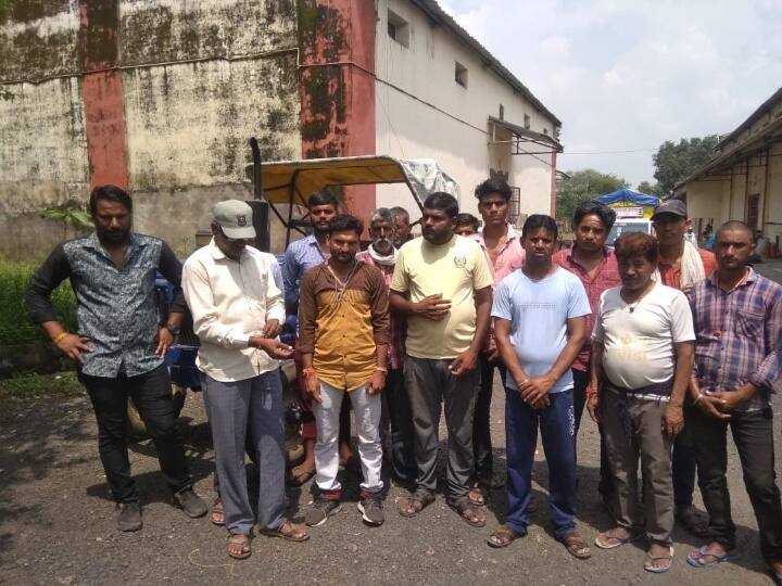 Sehore News: सिहोरा में मूंग खरीदने हो रही आनाकानी, नाराज किसानों ने दी बड़े आंदोलन की चेतावनी MP News Sehore moong is not being purchased by removing deficiencies angry farmers shouted slogans ANN Sehore News: सिहोरा में मूंग खरीदने हो रही आनाकानी, नाराज किसानों ने दी बड़े आंदोलन की चेतावनी