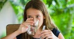 Health tips: જમતી વખતે આપને પણ શું પાણી પીવાની આદત છે? તો સાવધાન થઇ શકે છે નુકસાન