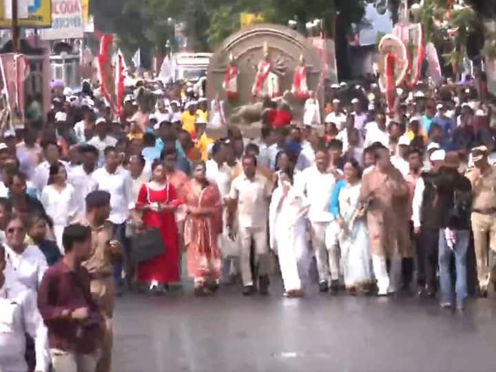 Durga Puja Cultural Heritage List West Bengal CM Mamata Banerjee takes out Rally Thanking UNESCO Kolkata Kolkata: Mamata Takes Out Mega Rally To Thank UNESCO For Durga Puja Heritage Tag — Watch Video