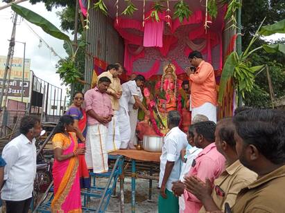 Ganesha idols  consecrated at more than 600 places in Tanjore district TNN தஞ்சை மாவட்டத்தில் 600க்கும் அதிகமான இடங்களில் விநாயகர் சிலைகள் பிரதிஷ்டை