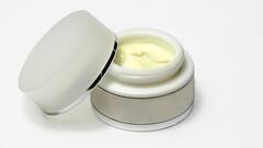 Sunscreen Lotion: কিনতে হবে না, সহজে বাড়িতেই তৈরি করে নিন সানস্ক্রিন লোশন