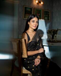 Kritika Kamra Pics: करण कुंद्रा की एक्स गर्लफ्रेंड ने दिखाई अपनी ग्लैमरस अदाएं, तेजस्वी प्रकाश भी पड़ गईं फीकी