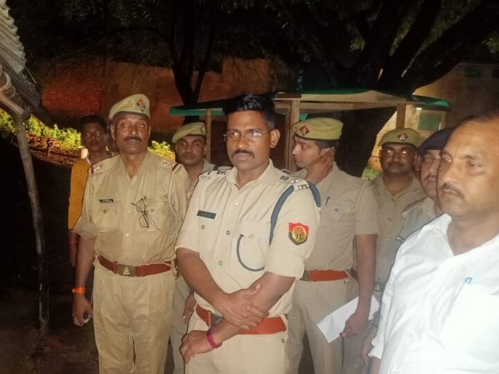 UP News Amethi husband killed his wife by slitting her throat with a sharp weapon Crime ANN Amethi News: अमेठी में पति ने की पत्नी की निर्मम हत्या, बेटी से कहा- तुम्हारी मम्मी का सिर काट डाला