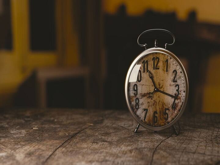 Invention Of Clock: घड़ी के आविष्कार से पहले कैसे देखते थे समय, बहुत दिलचस्प है इसका जवाब story of invention of the clock How to see time before clock invention Invention Of Clock: घड़ी के आविष्कार से पहले कैसे देखते थे समय, बहुत दिलचस्प है इसका जवाब