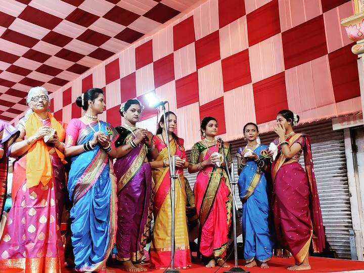 शंखनाद करत या दिमाखदार सोहळ्याला सुरुवात करण्यात आली.