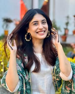 Kritika Kamra Pics: करण कुंद्रा की एक्स गर्लफ्रेंड ने दिखाई अपनी ग्लैमरस अदाएं, तेजस्वी प्रकाश भी पड़ गईं फीकी