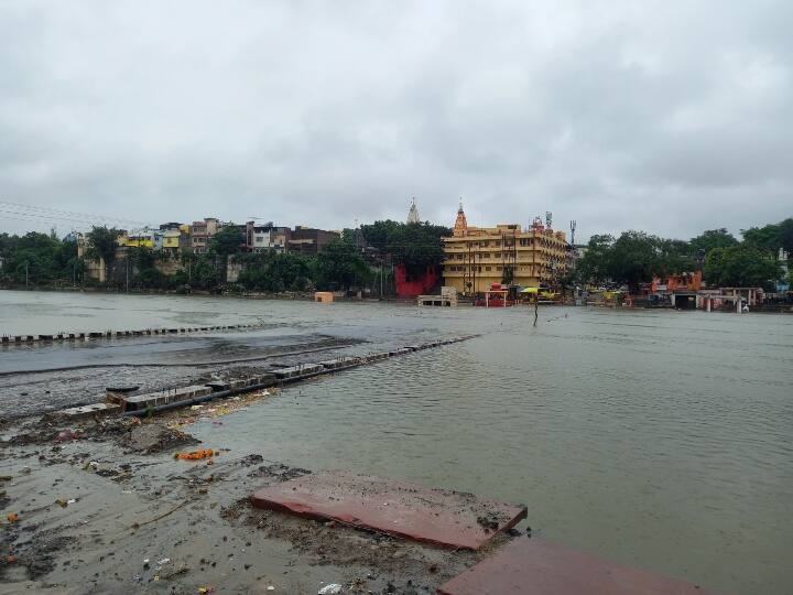 MP after the rain in Ujjain, Dewas, Indore, the water level of the Shipra river increased again ann MP News: उज्जैन, देवास, इंदौर में हुई बारिश के बाद फिर बढ़ा शिप्रा नदी का जलस्तर, छोटा पुल डूबा