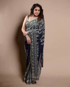 Actress Ramya Krishnan : மேரி ஜான் மேரி ஜான்.. கருப்பு சேலையில் நடிகை ரம்யா கிருஷ்ணனின் க்ளிக்ஸ்!