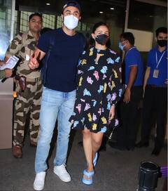 Ranbir Alia Pics: ਪ੍ਰੈਗਨੈਂਸੀ 'ਚ ਆਲੀਆ ਭੱਟ ਦਾ ਖ਼ਾਸ ਧਿਆਨ ਰੱਖ ਰਹੇ ਨੇ ਰਣਬੀਰ ਕਪੂਰ, ਏਅਰਪੋਰਟ 'ਤੇ ਇਹ ਕੂਲ ਕਪਲ ਇਸ ਅੰਦਾਜ਼ 'ਚ ਆਇਆ ਨਜ਼ਰ
