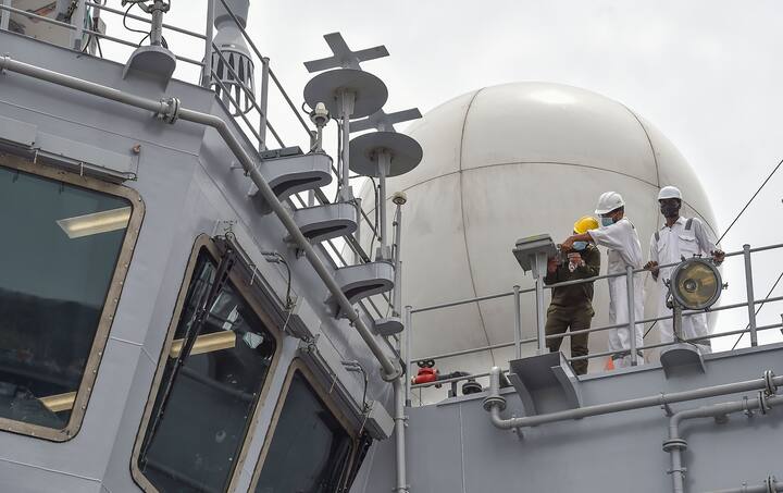 INS विक्रांत के चालू होने से भारत को पूर्वी और पश्चिमी दोनों तटों पर एक विमानवाहक पोत तैनात करने की अनुमति मिल जाएगी. यह क्षेत्र में भारतीय नौसेना की समुद्री उपस्थिति और क्षमताओं को भी बढ़ावा देगा.