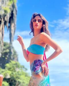 PHOTO: अभिनेत्री आणि खासदार नुसरत जहाँचा बोल्ड लूक सोशल मीडियावर व्हायरल!