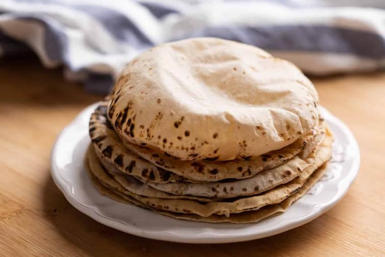 How Many Calories In One Roti Low Calories Flour And Roti For Weight Loss Weight Loss: वजन घटाना है तो खाएं इस आटे की रोटी, जानिए कौन से आटे की रोटी में कितनी होती है कैलोरी
