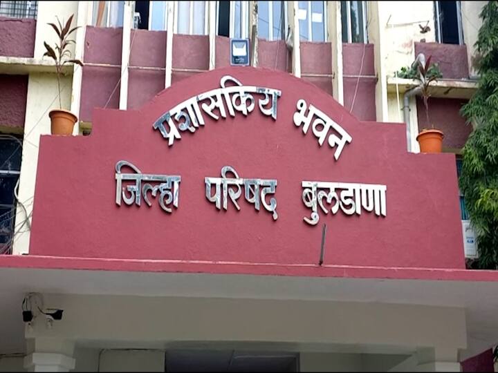 बुलढाणा जिल्ह्यातील आदिवासी भागातील जिल्हा परिषदेच्या शाळांतील अनेक विद्यार्थी मदरशात शिक्षण घेत असल्याचा प्रकार समोर आला आहे.