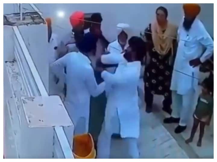 Punjab: AAP MLA Baljinder Kaur 'Slapped' By Husband After Heated Argument, Video Goes Viral Punjab: AAP MLA Baljinder Kaur 'Slapped' By Husband After Heated Argument, Video Goes Viral