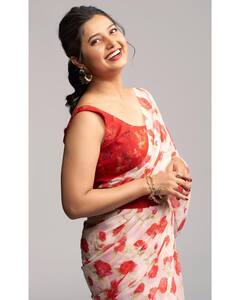 Prajakta Mali :  प्राजक्ता माळीचा घायाळ करणारा अंदाज; शेअर केले खास फोटो