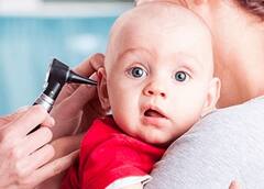 Parenting Tips : ਰਾਤ ਸਮੇਂ ਬੱਚੇ ਦੇ ਕੰਨ 'ਚ ਦਰਦ ਹੋਣ ਲੱਗੇ ਤਾਂ ਘਬਰਾਓ ਨਾ, ਅਪਣਾਓ ਇਹ ਘਰੇਲੂ ਨੁਸਖੇ