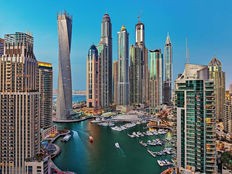 Indian visitors to Dubai more than double to 8.58 lakh in Jan-Jun'22 இந்தியாவிலிருந்து துபாய்க்கு செல்லும் சுற்றுலா பயணிகளின் எண்ணிக்கை இரு மடங்காக உயர்வு