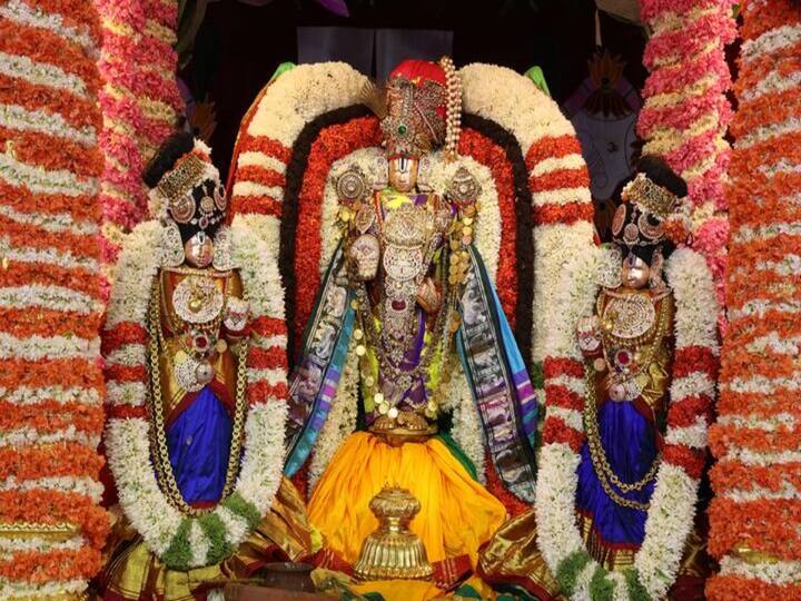 Tirumala Srivari Brahmostavam 2022 after covid period brahmostavam conducting in temple steets DNN Tirumala Brahmostavam 2022 : తిరుమల శ్రీవారి బ్రహ్మోత్సవాలు, భక్తుల సమక్షంలో నిర్వహించేందుకు టీటీడీ ఏర్పాట్లు