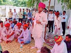 राजस्व मंत्री ने गांवों में किया जनसंपर्क, गिनाई गहलोत सरकार की उपलब्धियां