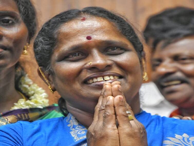 Clash between supporters of DMK MLA in Cuddalore TNN திமுக எம்எல்ஏ ஆதரவாளர்களுக்கு இடையே மோதல் - கடலூர் மாநகராட்சி மாமன்ற கூட்டத்தில் பரபரப்பு