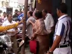 मुंबई में महिला से मारपीट का वीडियो आने के बाद MNS के तीन कार्यकर्ता गिरफ्तार, इन धाराओं में केस दर्ज