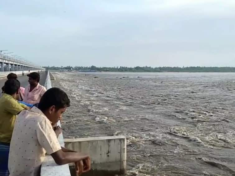 mayanur dam water flow increased TNN மாயனூர் கதவணைக்கு 1.58 லட்சம் கனஅடி தண்ணீர் அதிகரிப்பு