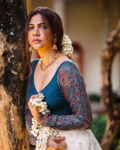 Madonna Sebastian : ஹே எங்க ஸ்டேட்டு கேரளா ஆனோ...நடிகை மடோனா செபாஸ்டியனின் லேட்டஸ்ட் போட்டோஸ்!